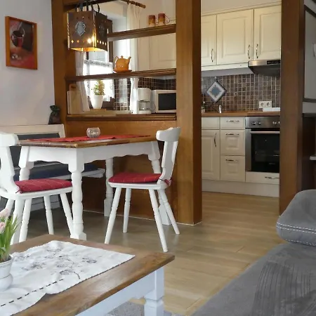 Haus Am Kurpark Kathi Apartamento *