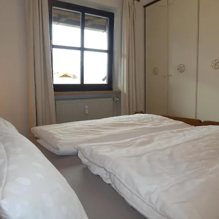 Haus Am Kurpark Kathi Apartamento *
