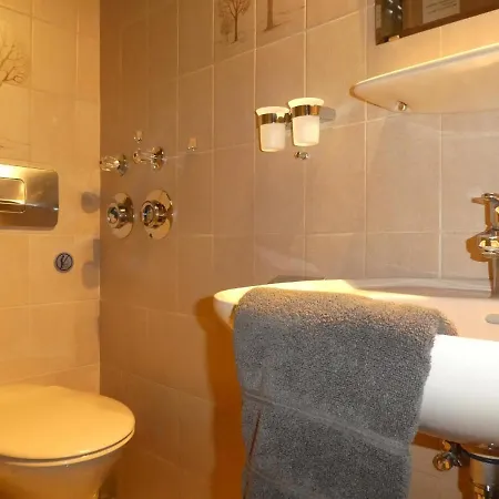 Haus Am Kurpark Kathi Apartamento *